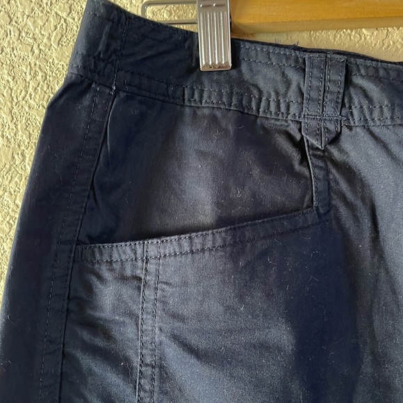 Shorts - Picture 3 of 4